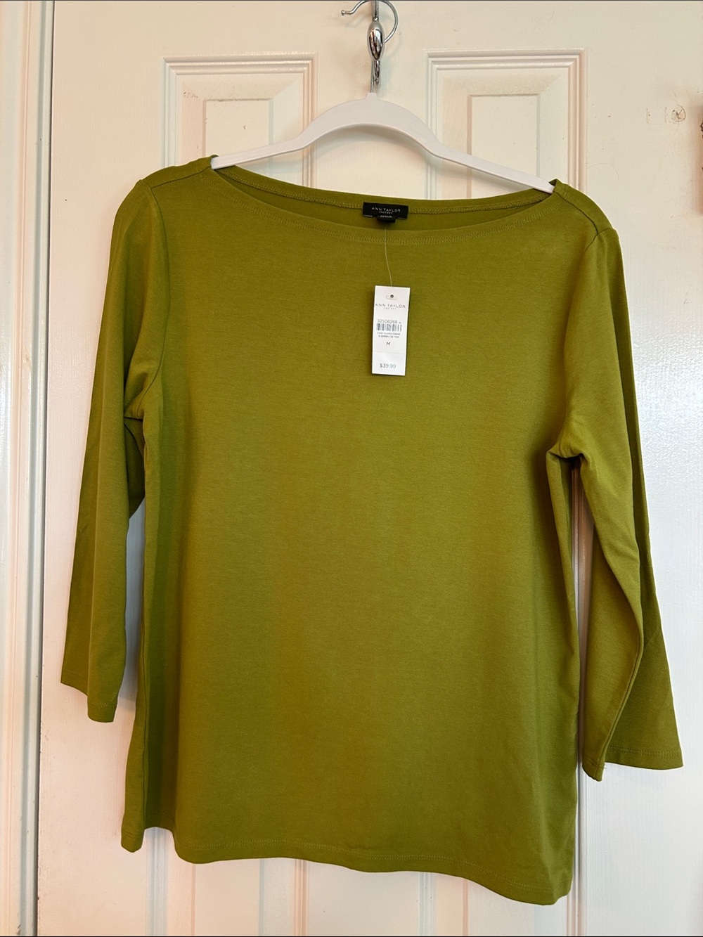 Ann Taylor Olive Green Boatneck 3/4 Sleeve Top